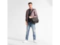 Pikkukuva 2 / 5: Eastpak Jr Black Denim, Olkalaukku, Musta, Vetoketju, 2 taskua, 2 taskua, Musta