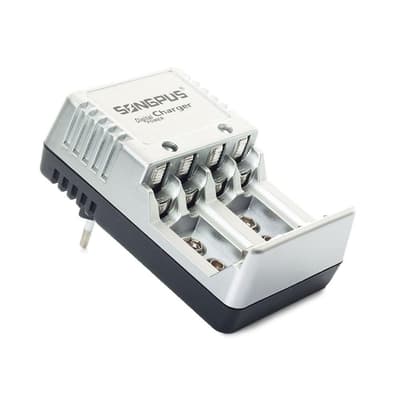 4x Batteriladdare - AA, AAA & 9V Batterier