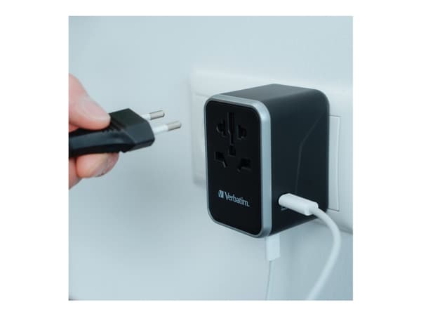 Verbatim Universal Travel Adapter UTA-04 3xUSB-A,2xUSB-C vähittäismyyntipakkaus