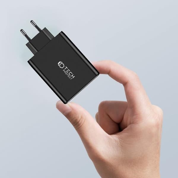 Tech-Protect 4-Port Väggladdare 3x USB-C/1x USB-A PD100W - Svart