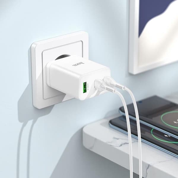 Hoco Väggladdare 35W 2xType C + USB A med Typ-C Kabel 1m - Vit