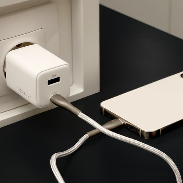 Forever Snabbladdare USB-A - USB-C 45W GaN PD QC - Vit