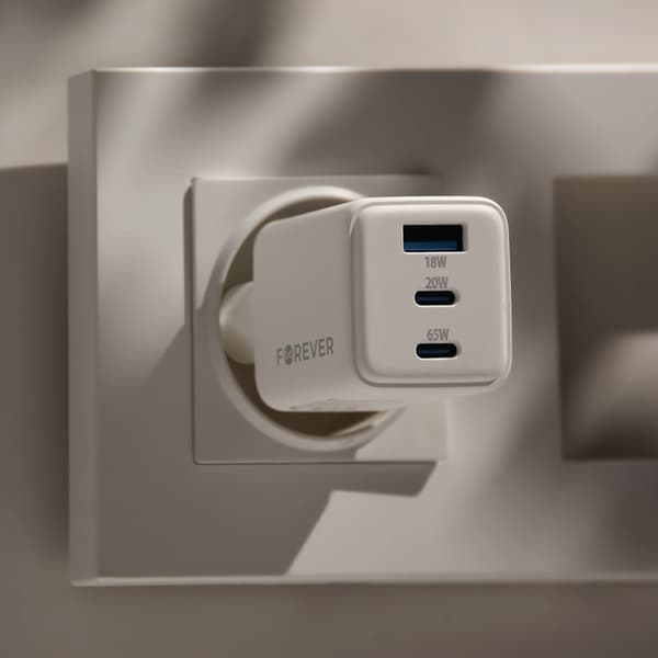 Forever Snabbladdare USB-A - 2x USB-C 65W GaN PD QC - Vit