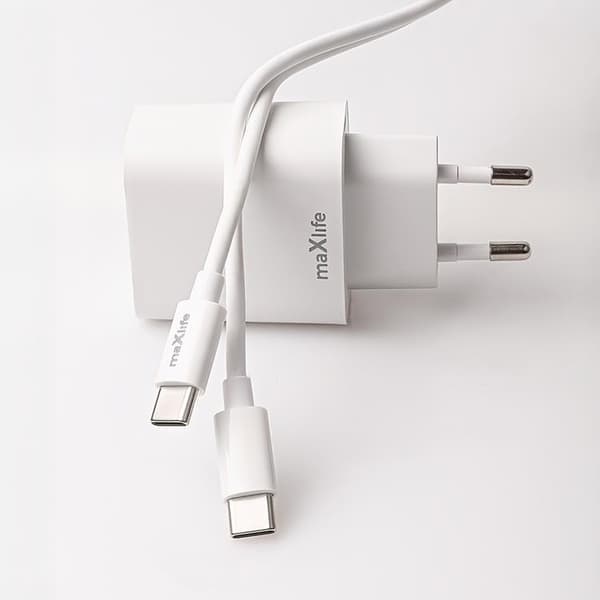 Maxlife Väggladdare USB/USB-C 30W med USB-C/USB-C Kabel PD QC