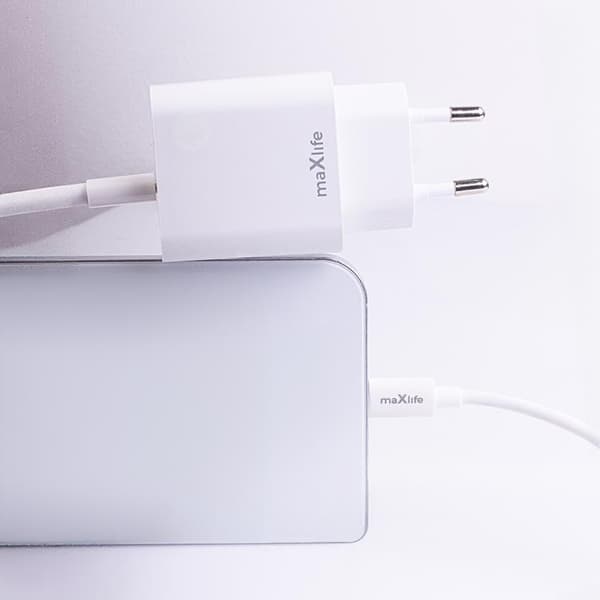 Maxlife Väggladdare USB/USB-C 30W med USB-C/USB-C Kabel PD QC