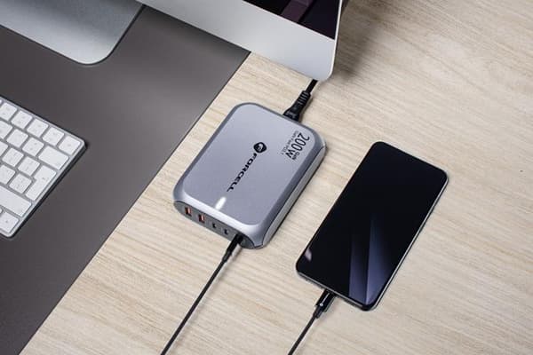 Forcell Snabbladdare 200W 3xUSB-C 2xUSB-A PD QC 4.0 GaN III SFC 2.0 5A