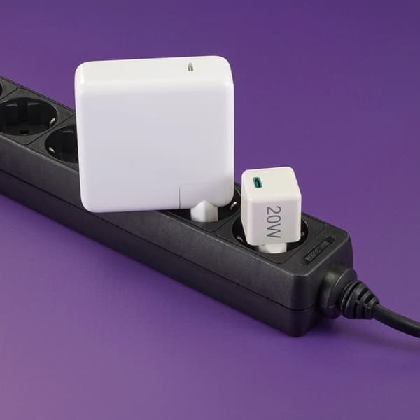 Hama Snabbladdare 100W 2xUSB-C 1xUSB-A GaN - Vit
