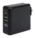 Pikkukuva 1 / 6: MANHATTAN 4-in-1 -matkalaturi ja virtapankki 8 000 mAh Yksi 5 W induktiivinen langaton latausalusta, kaksi 12 W USB-A-porttia, yksi USB-C-portti 12 W