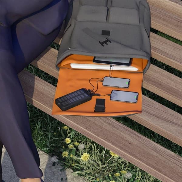 Outdoor Power Bank - 20 000 mAh - 18 W - 2x USB-A ja USB-C - Aurinkopaneelilla - Musta