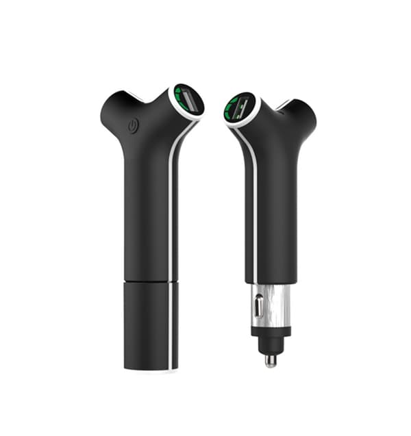 Mobility Lab - Laddare för cigarrtändare + externt batteri på 2600 mah - 2 USB-portar - Ficklampa ingår