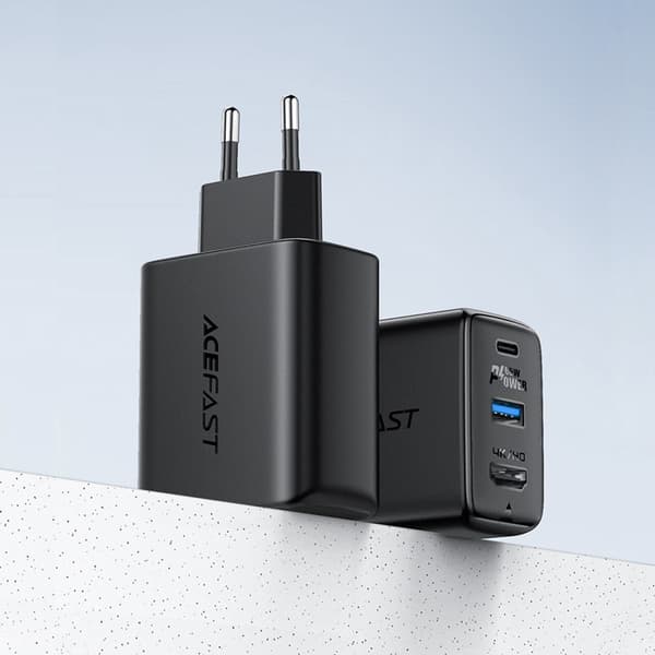 2-i-1 väggladdare med USB-C-kabel + USB-C - HDMI 4K-adapter vit
