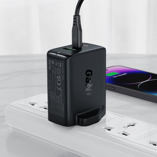 Netoplader Engelsk stik UK GaN 65W 1x USB 2x USB-C PD sort