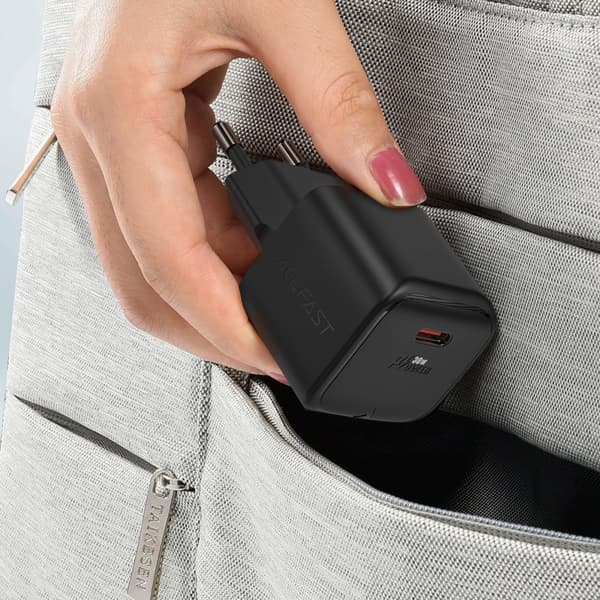 Mini GaN PD 30W USB-C laturi, musta