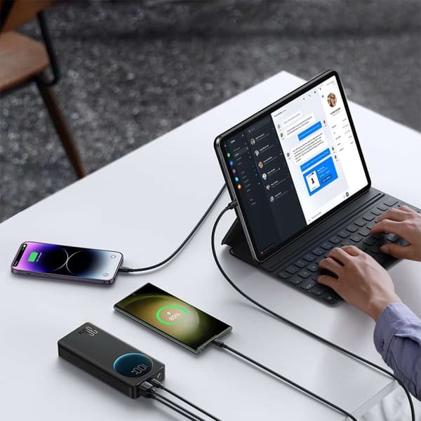 Powerbank med lommelygte 30W 20000mAh + USB-A - USB-C kabel 25cm sort