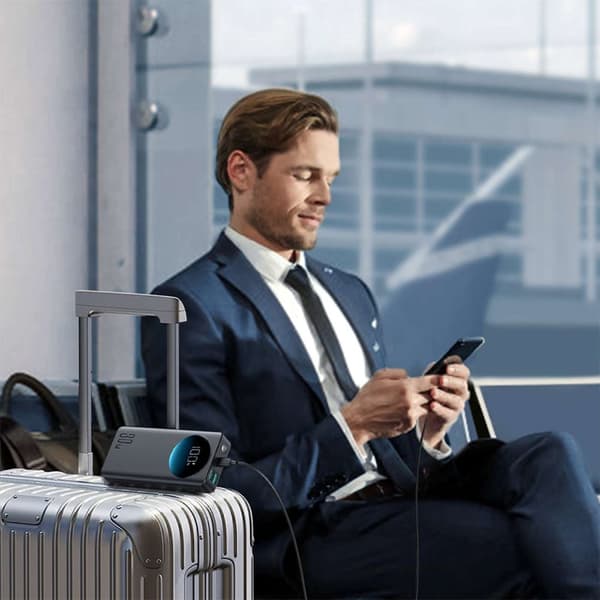 Powerbank med lommelygte 30W 20000mAh + USB-A - USB-C kabel 25cm sort