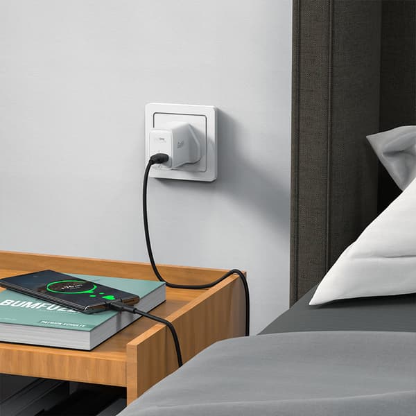 Suomi GaN USB-C laturi 30W Q3 3.0 AFC FCP UK pistoke valkoinen