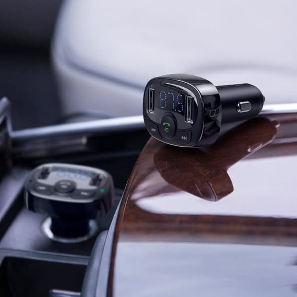 Bluetooth FM-sändare TF SD-kort billaddare 2x USB svart