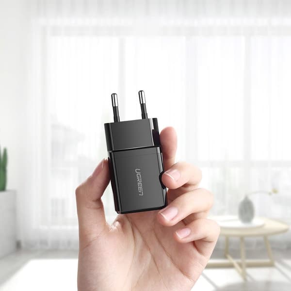 Lille USB 2.1A telefonoplader, sort