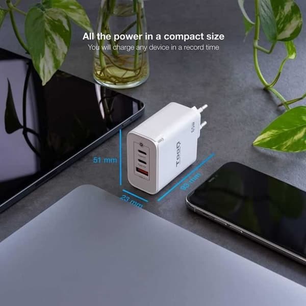 TooQ TOOQ väggladdare med 2 USB-C-portar och 1 USB-A-port