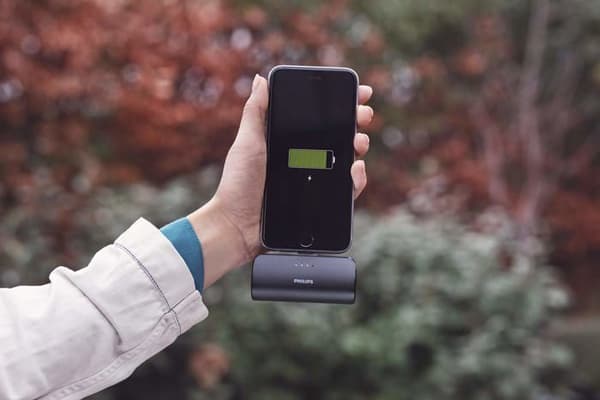 Philips laddarsats - DLP2510V/00 - Powerbank - DLP2510C/03 - Trådlöst externt batteri - 2500mAh - USB-C-kontakt Svart