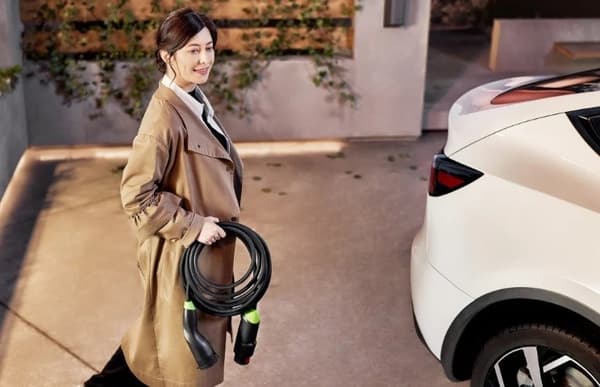 Green Cell Habu EVGC01 sähköauton mobiililaturi 11 kW 7 m Type 2 CEE -seinälaturi musta