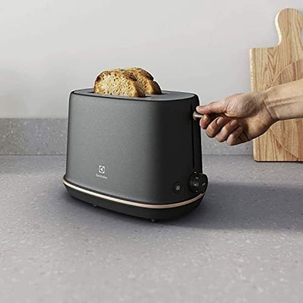 Brödrost - ELECTROLUX - E7T1-6BP - Svart färg - Modern design - Kompakt och effektiv