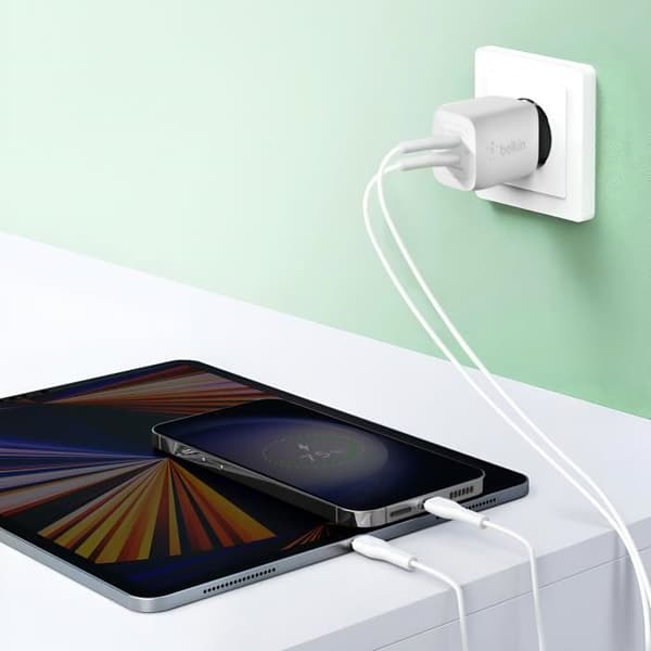Laddare För Sektor Dubbel USB C 45W GaN och PPS Ultrasnabb Kompakt Belkin Vit