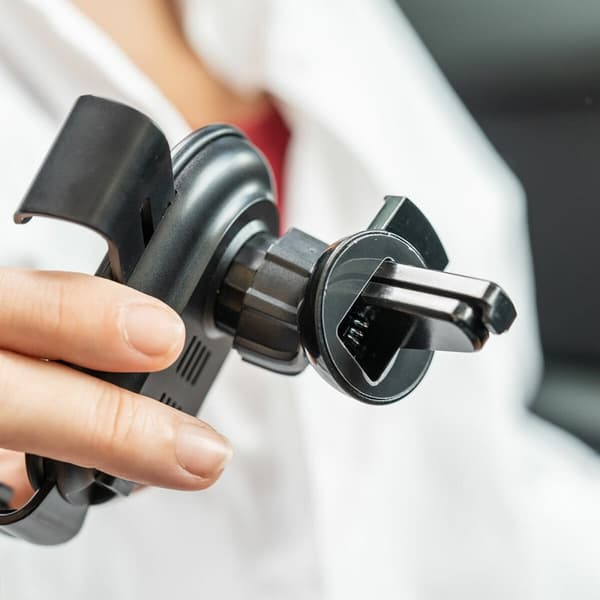BEGAGNAD Hållare med trådlös snabbladdare för bilen Chakar InnovaGoods (Renoverade A)