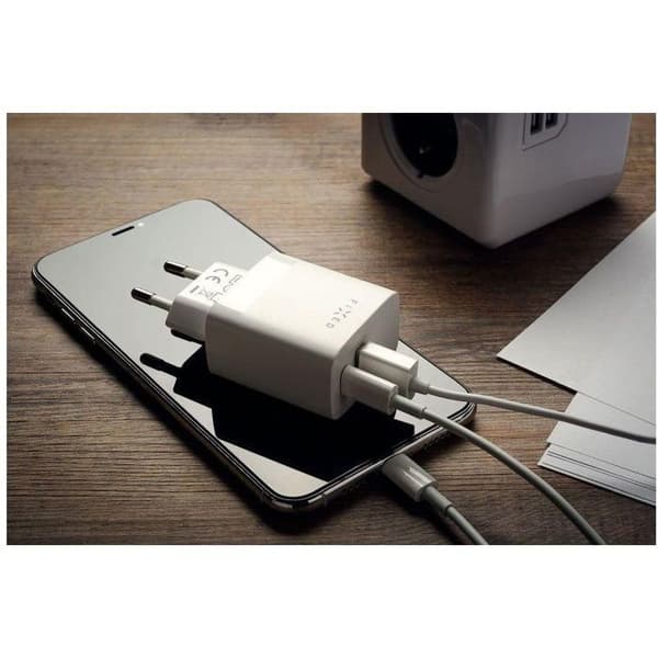 FIXE med USB-C och USB-utgång och stöd för PD och QC 3.0 20W vit