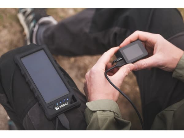 Sandberg udendørs solcelledrevet powerbank 16000