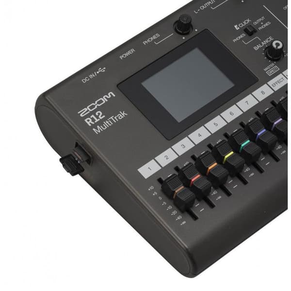 Zoom R12 - 8-spårs / 2-ingångars inspelare med pekskärm
