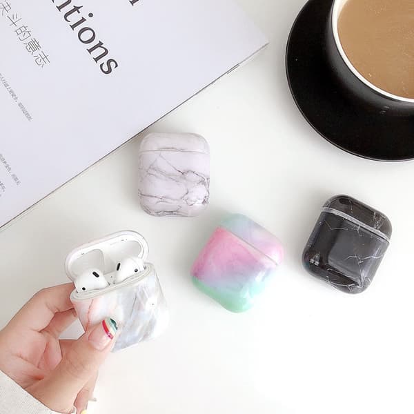 Cover til Airpods taske i hvidt marmor mønster