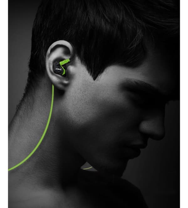 Sport In-ear Hörlurar med Mic (Earphone)