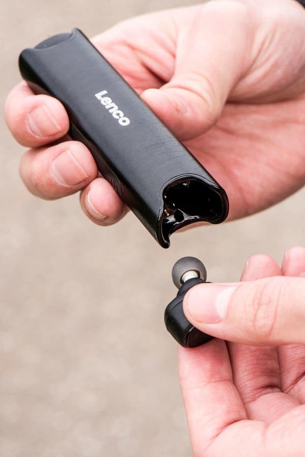 Lenco EPB-440 - trådløse høretelefoner med powerbank - Sort