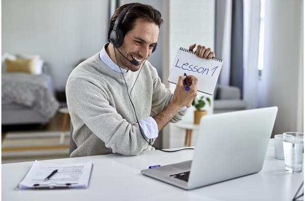 ACCO/KENSINGTON KENSINGTON HIFI USB-HÖRTELEFONER MED MIC OCH VOLYMKONTROLL (K33065WW)
