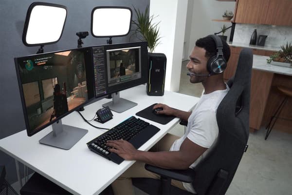 Corsair Virtuoso RGB XT trådlöst spelheadset - PS5/4, Xbox Series X&S, Xbox One och PC