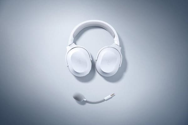 Razer Barracuda X (2022) langattomat pelikuulokkeet – Mercury White (PC/PlayStation/Switch/Android)