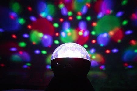 MANHATTAN Sound Science Bluetooth®-højttaler med diskokugle II Farverige LED-effekter, kontroller, FM-radio, microSD-kortslot, USB-A-port, 3,5 mm jack