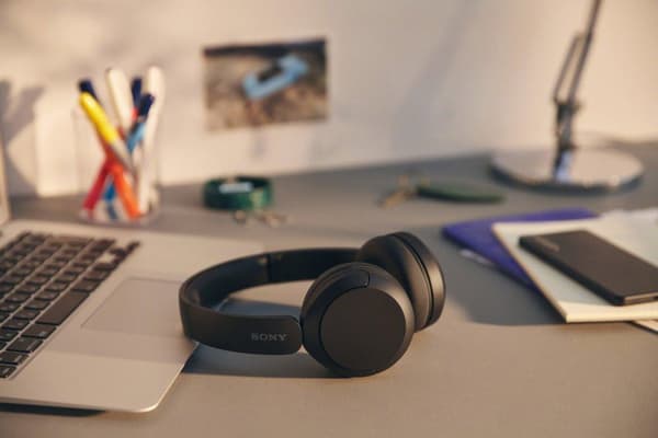 Sony WH-CH520 - Hörlurar med mikrofon - on-ear - Bluetooth - trådlös - svart (WHCH520B.CE7)