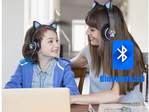 Bluetooth-stereokuulokkeet mikrofonilla ja kissankorvilla / LED-valolla