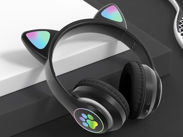Bluetooth Stereo Hovedtelefoner med mikrofon og katteører / LED lys