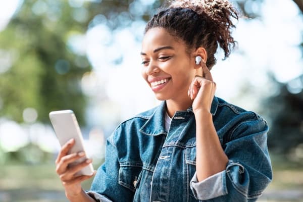 JVC HA-A25T Memory Foam Støjreducerende Hovedtelefoner - Hvid