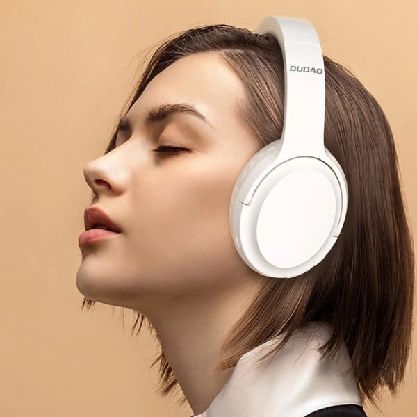 On-Ear Bluetooth-hodetelefoner med justerbar hodebøyle - Hvit
