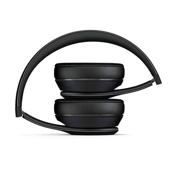 Beats by Dr. Dre Solo3 langattomat kuulokkeet korvissa