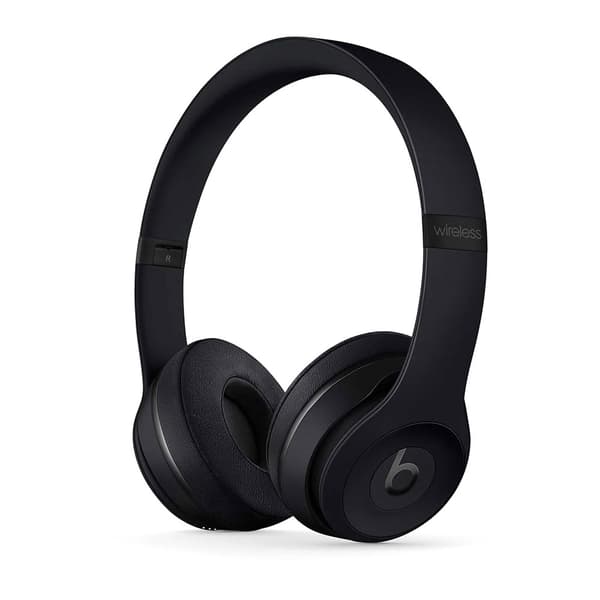 Beats by Dr. Dre Solo3 langattomat kuulokkeet korvissa