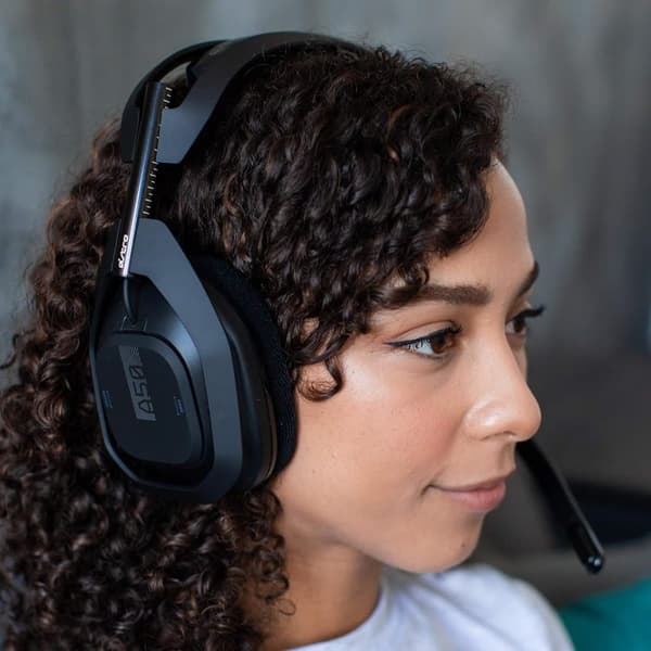 ASTRO A50 Trådlöst Gamingheadset och Laddningsstation 4:e Gen PS5 PS4, PC Svart