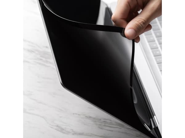 "Moshi Umbra - MacBook Pro 16"" (M1, 2021) näytön suojakalvo yksityisyyssuodattimella (musta reunus)"