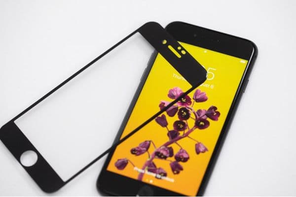 Moshi AirFoil Pro Apple iPhone SE 2020/8 hybridglas (svart ram)