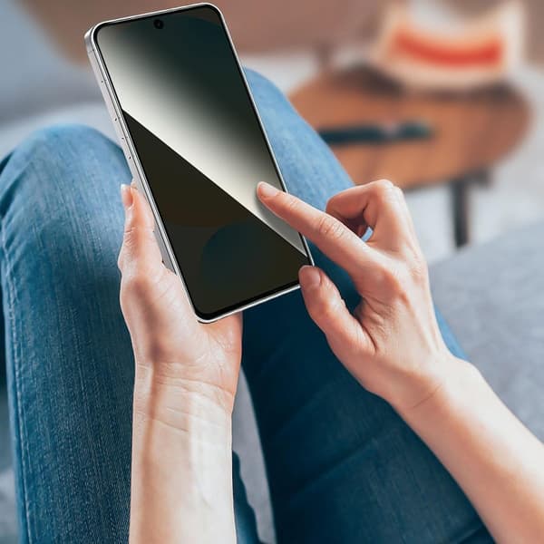 Anti-Spy & HD-Klarhet - Skärmskydd för Samsung Galaxy S24 FE!