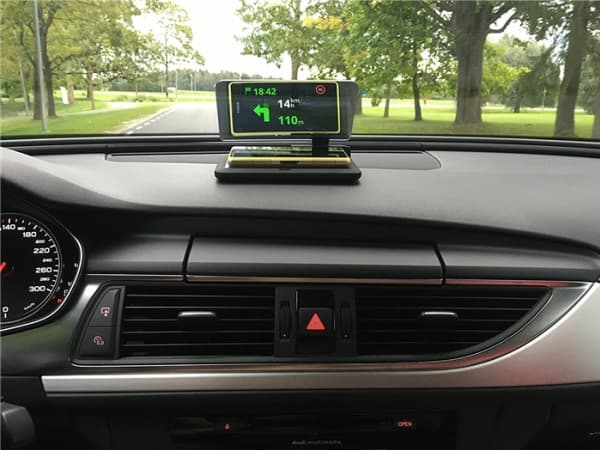 Universal HUD-skjerm for smarttelefoner opptil 6"